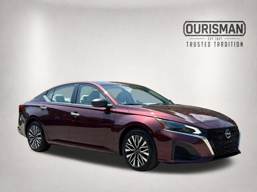 Used 2025 Nissan Altima SV Sedan