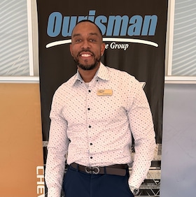 Staff member Ernest Davis from ID_8dbc4645fee6