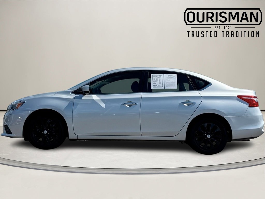 2019 Nissan Sentra SV photo 2