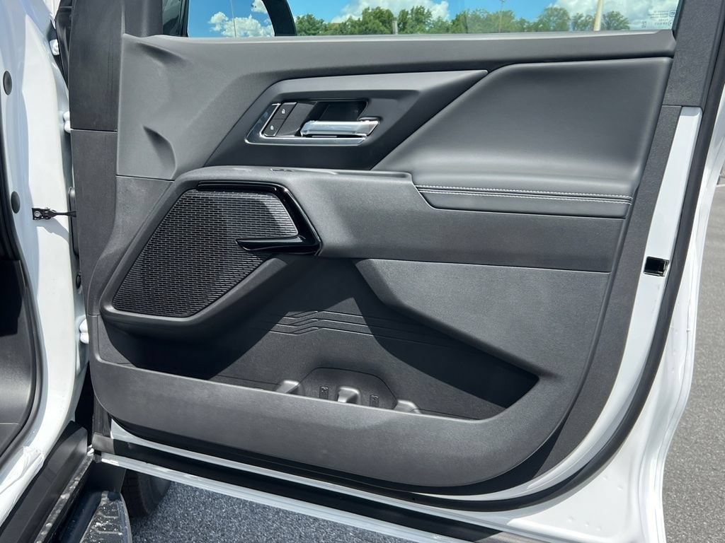 2026 Chevrolet Silverado EV LT - Photo 11