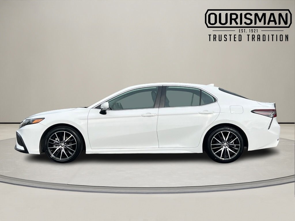 Used 2024 Toyota Camry SE Sedan