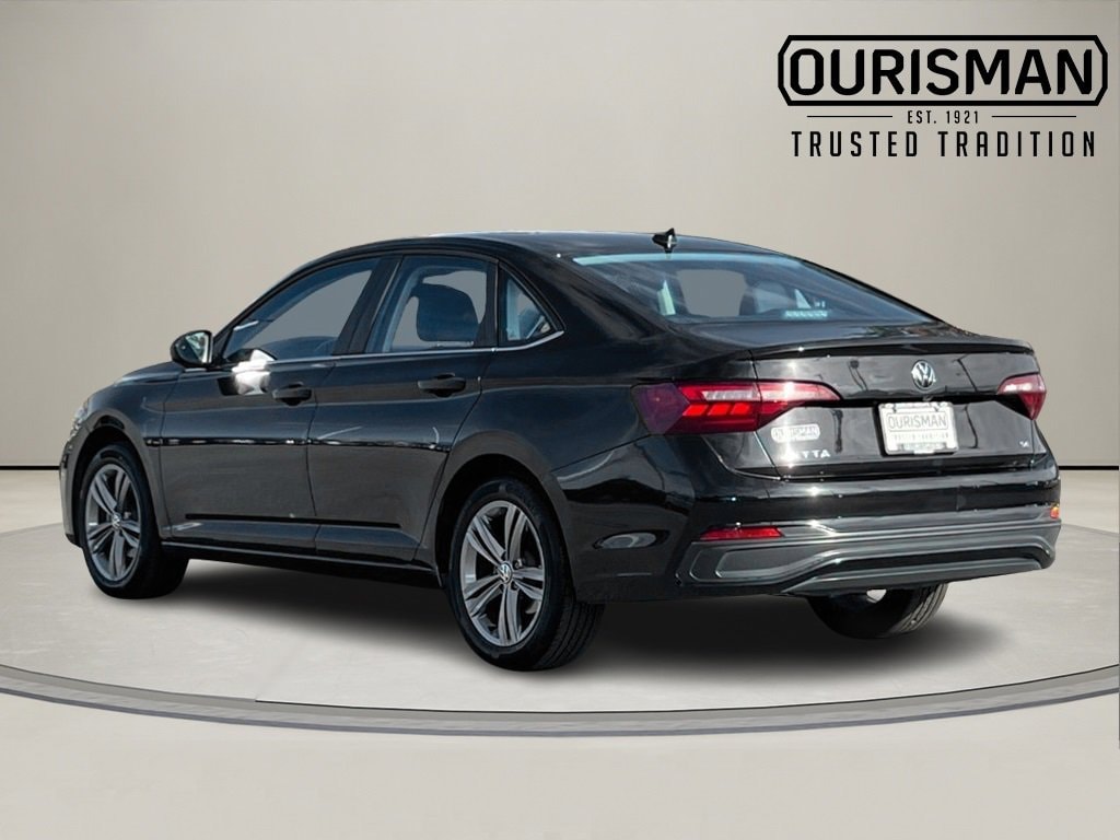 Used 2024 Volkswagen Jetta SE Sedan