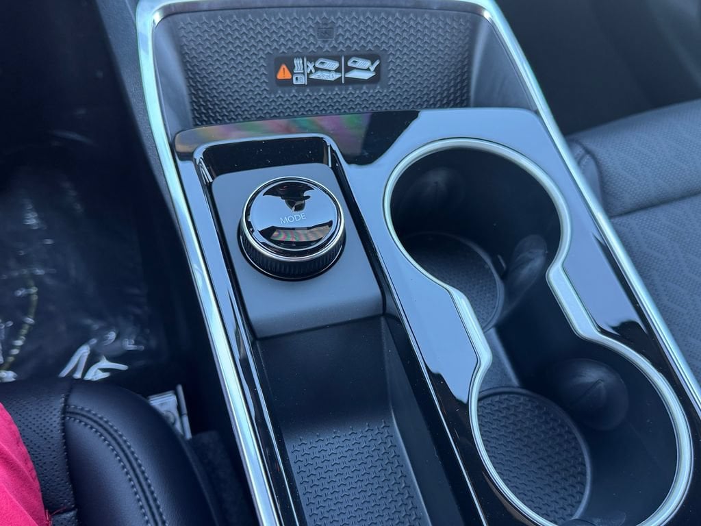2027 Chevrolet Equinox LT - Photo 35