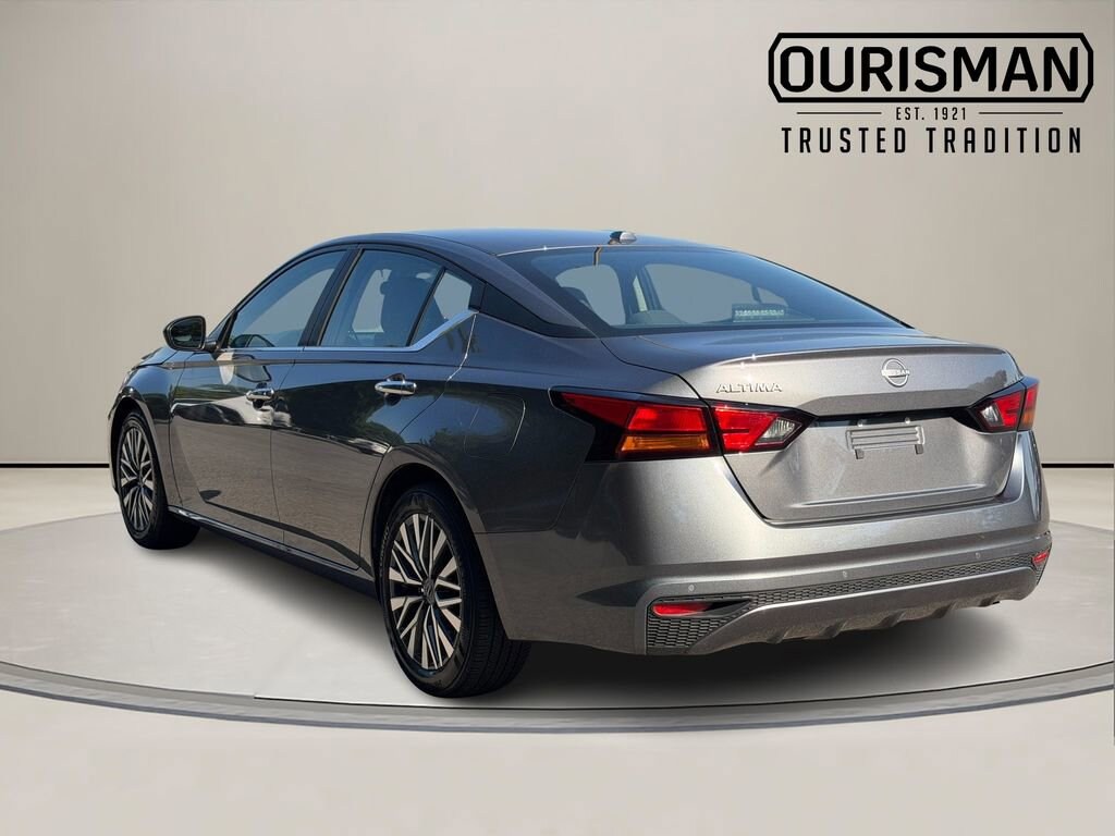 Used 2025 Nissan Altima SV Sedan