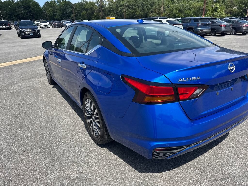 Used 2025 Nissan Altima SV Sedan