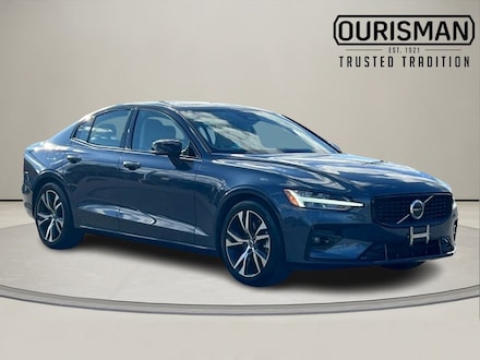 2024 Volvo S60 Core Dark Theme Sedan