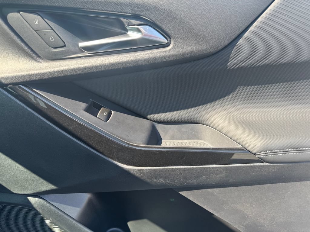 2027 Chevrolet Equinox LT - Photo 17