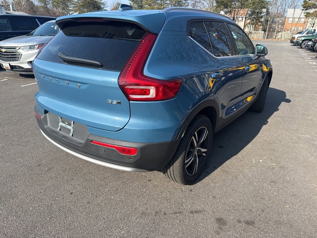 Used 2025 Volvo XC40 Core Bright Theme SUV