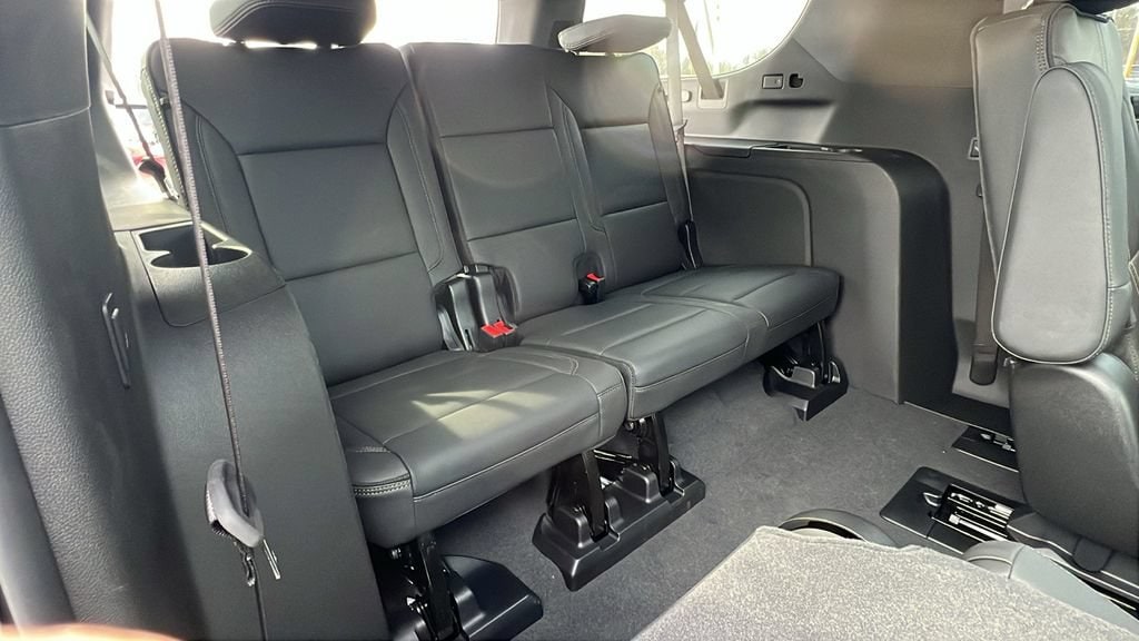 2026 Chevrolet Suburban High Country - Photo 14