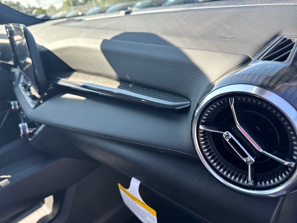 2027 Chevrolet Equinox LT - Photo 17