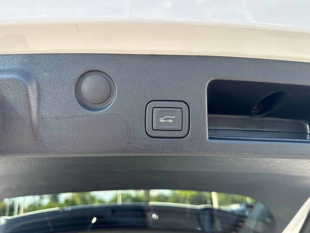 2027 Chevrolet Equinox LT - Photo 10