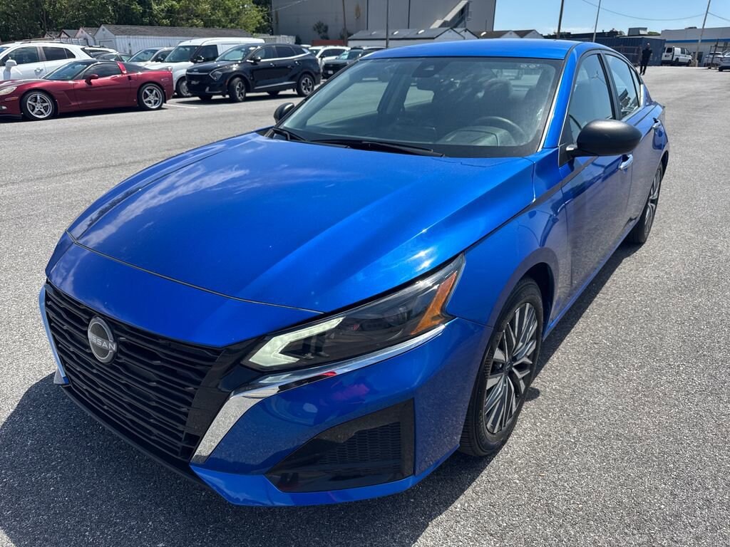 Used 2025 Nissan Altima SV Sedan