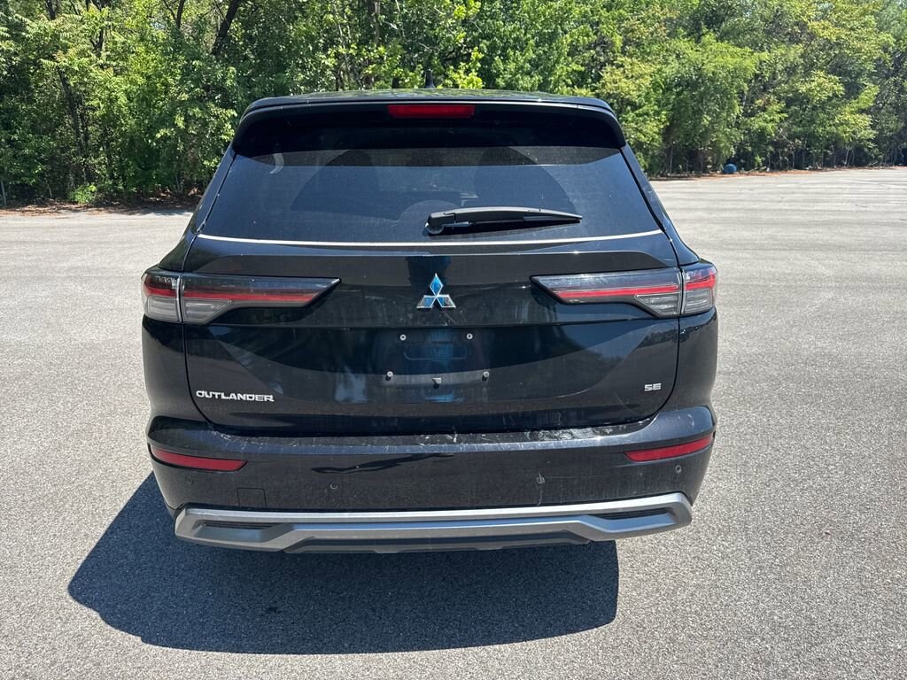 Used 2025 Mitsubishi Outlander SE SUV