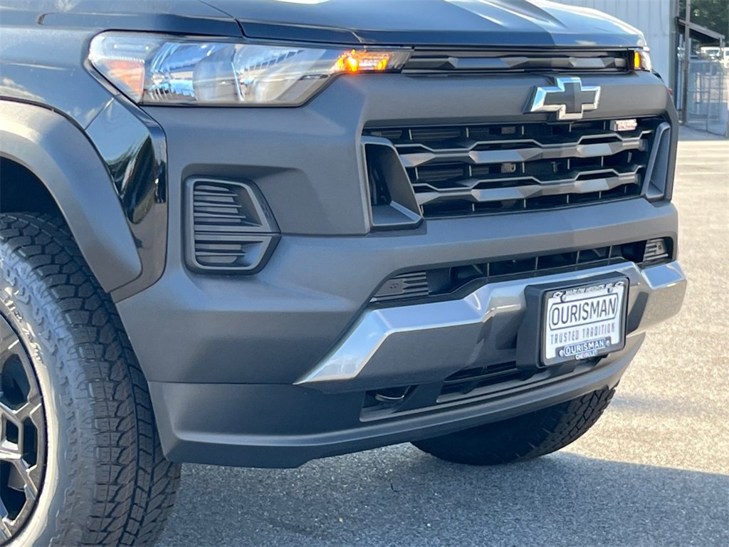2026 Chevrolet Colorado Trail Boss photo 2