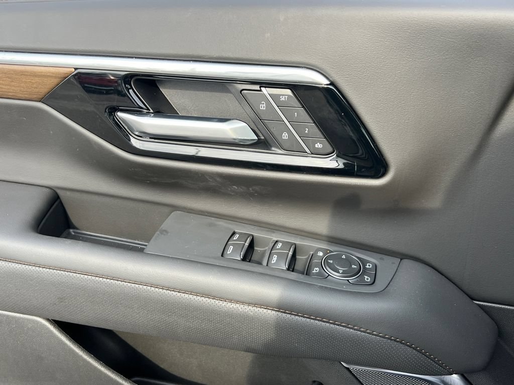 2026 Chevrolet Suburban High Country - Photo 28