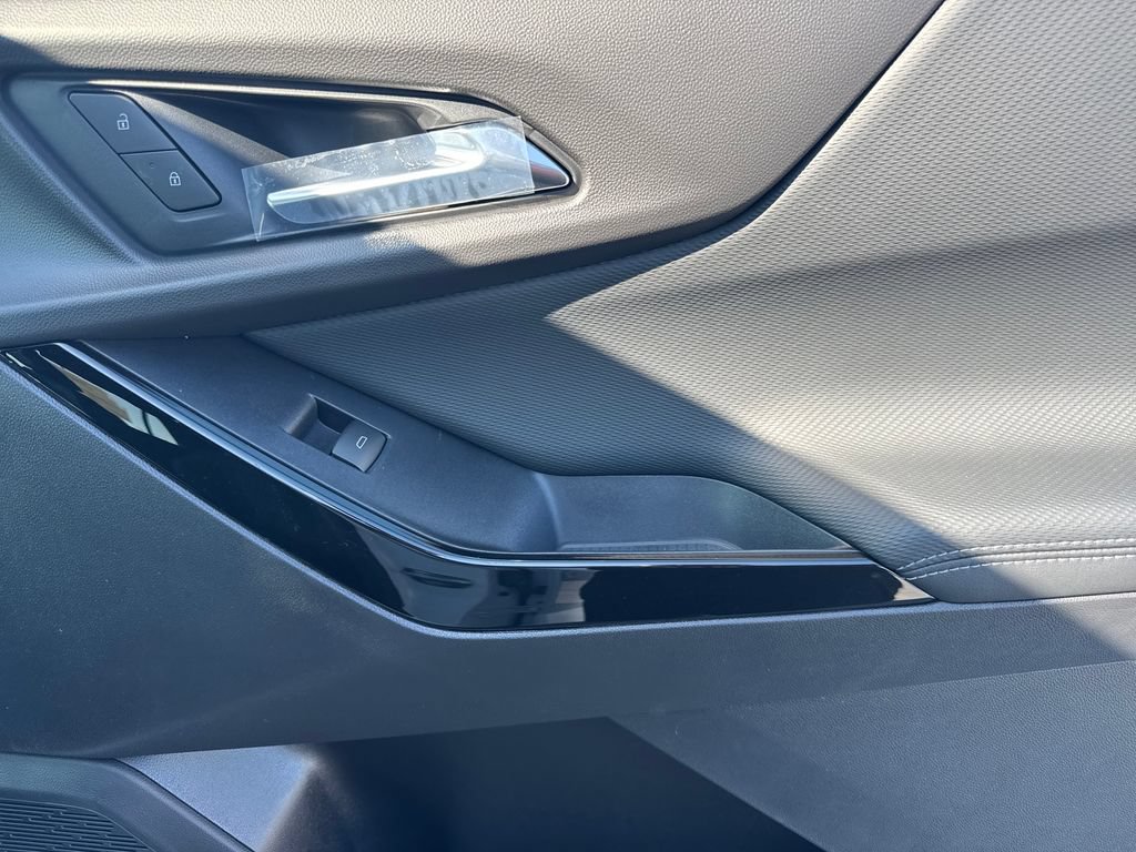 2027 Chevrolet Equinox LT - Photo 18
