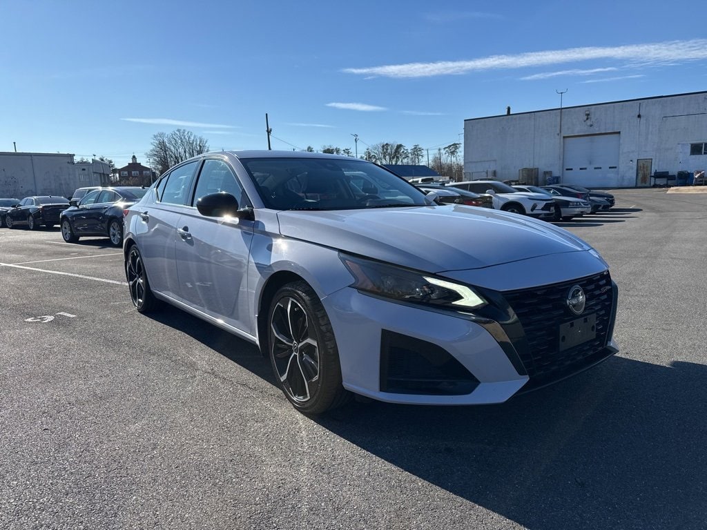 2023 Nissan Altima SR