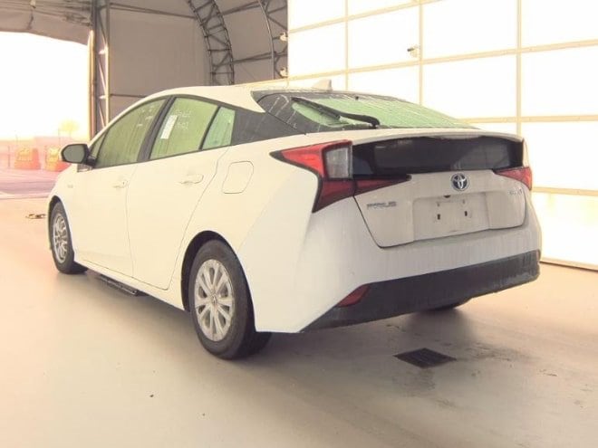 2022 Toyota Prius L Eco photo 3