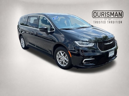 2023 Chrysler Pacifica Touring L Van Passenger Van