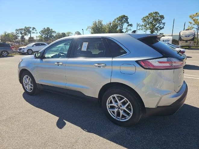 2022 Ford Edge SEL photo 4