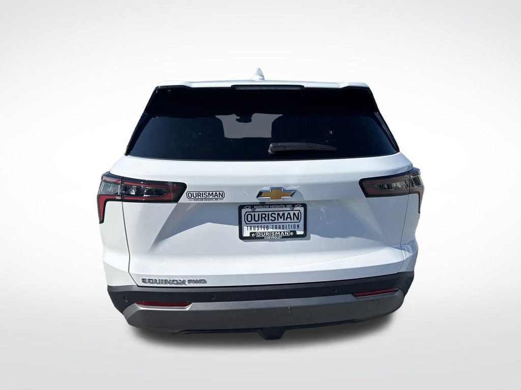 2027 Chevrolet Equinox LT - Photo 8