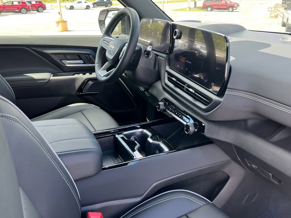2026 Chevrolet Silverado EV LT - Photo 13