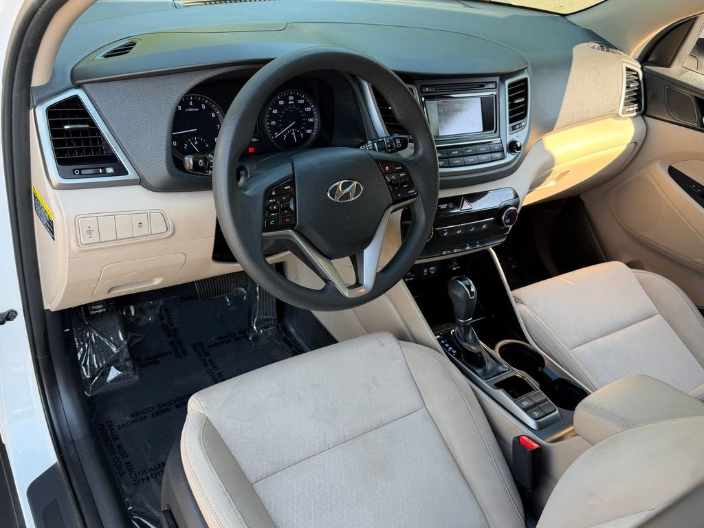 2017 Hyundai Tucson SE - Photo 18