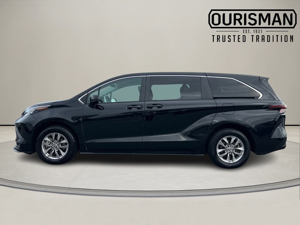 Used 2024 Toyota Sienna LE Van Passenger Van