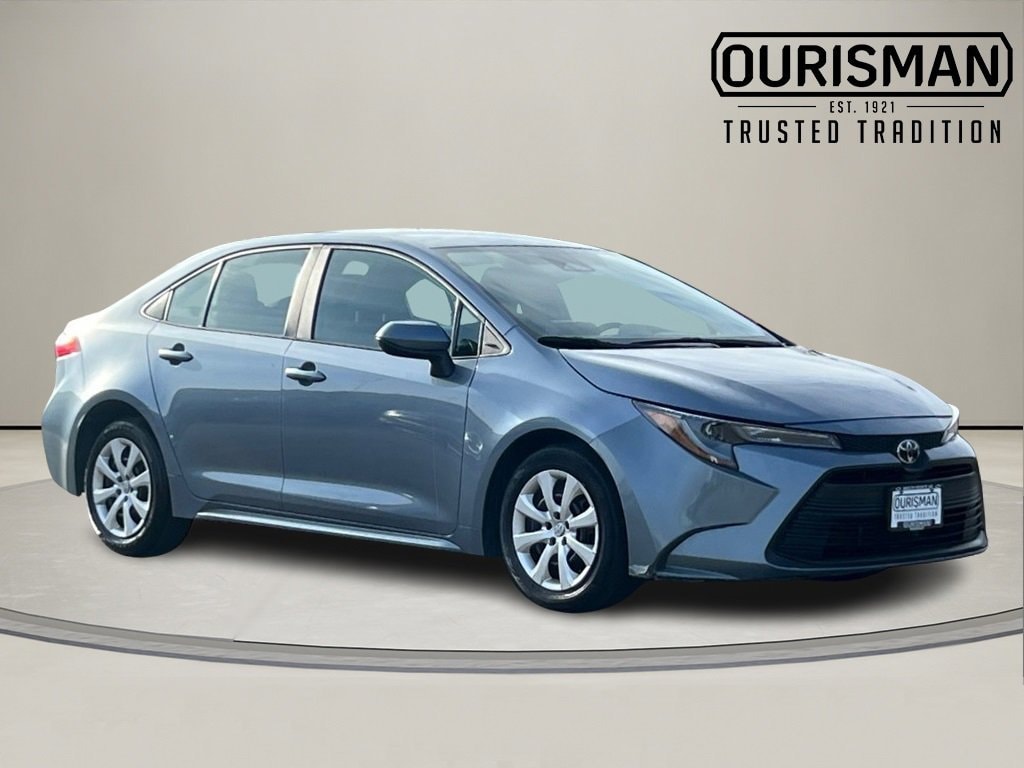 2023 Toyota Corolla LE's photo