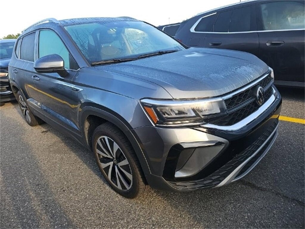 Used 2024 Volkswagen Taos SE SUV