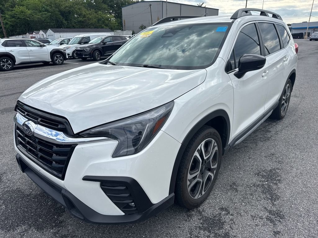 2024 Subaru Ascent Limited 7 Passenger's photo
