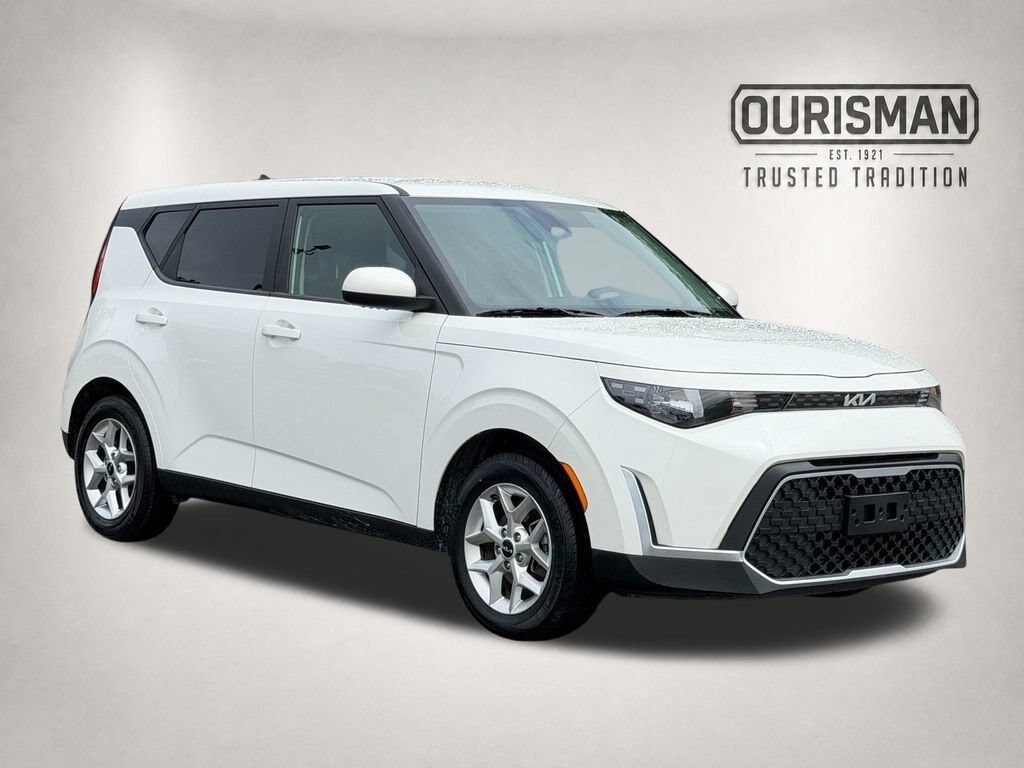 Used 2025 Kia Soul LX Hatchback