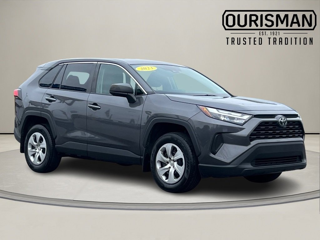 2023 Toyota RAV4 LE's photo