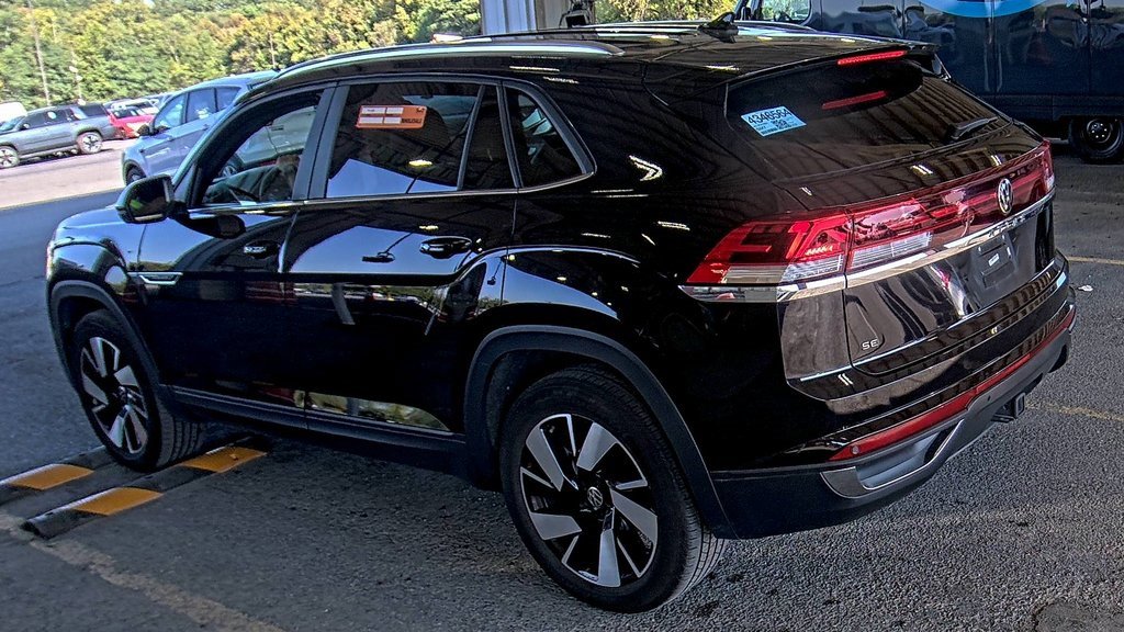 2024 Volkswagen Atlas Cross Sport SE Technology photo 4