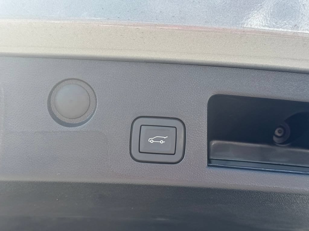 2027 Chevrolet Equinox LT - Photo 10
