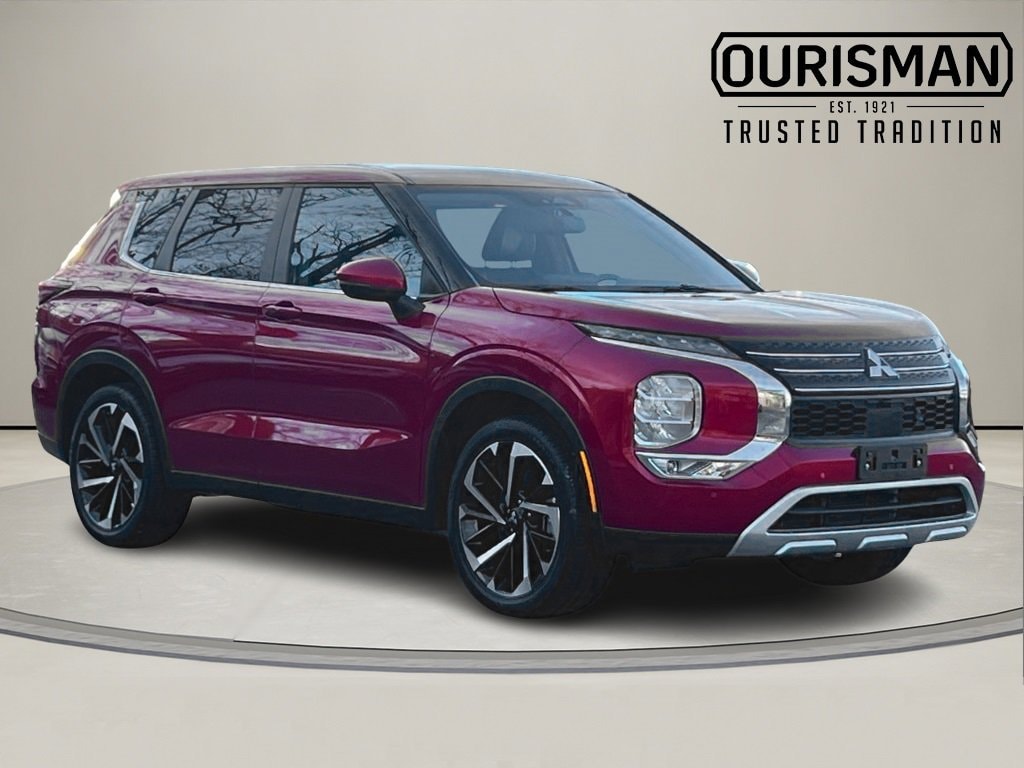 2024 Mitsubishi Outlander SE's photo