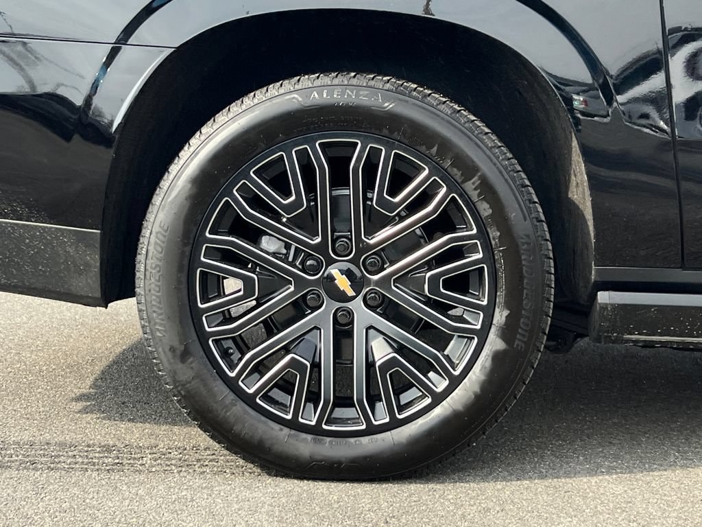 2026 Chevrolet Suburban High Country - Photo 6