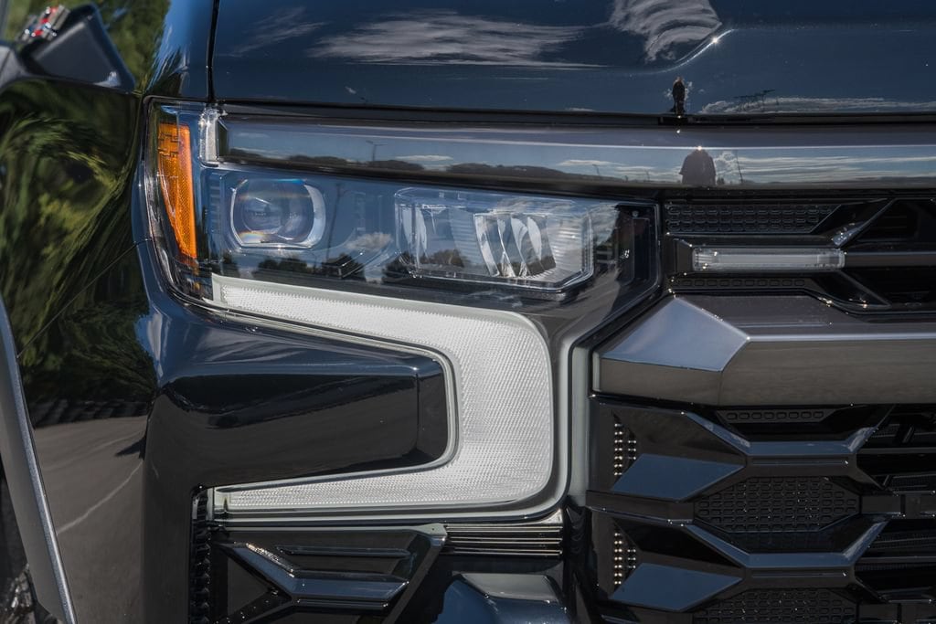 2026 Chevrolet Silverado 1500 ZR2 - Photo 10