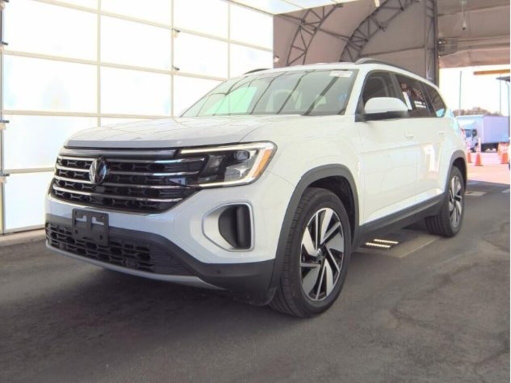 Used 2024 Volkswagen Atlas 2.0T SE w/Technology SUV