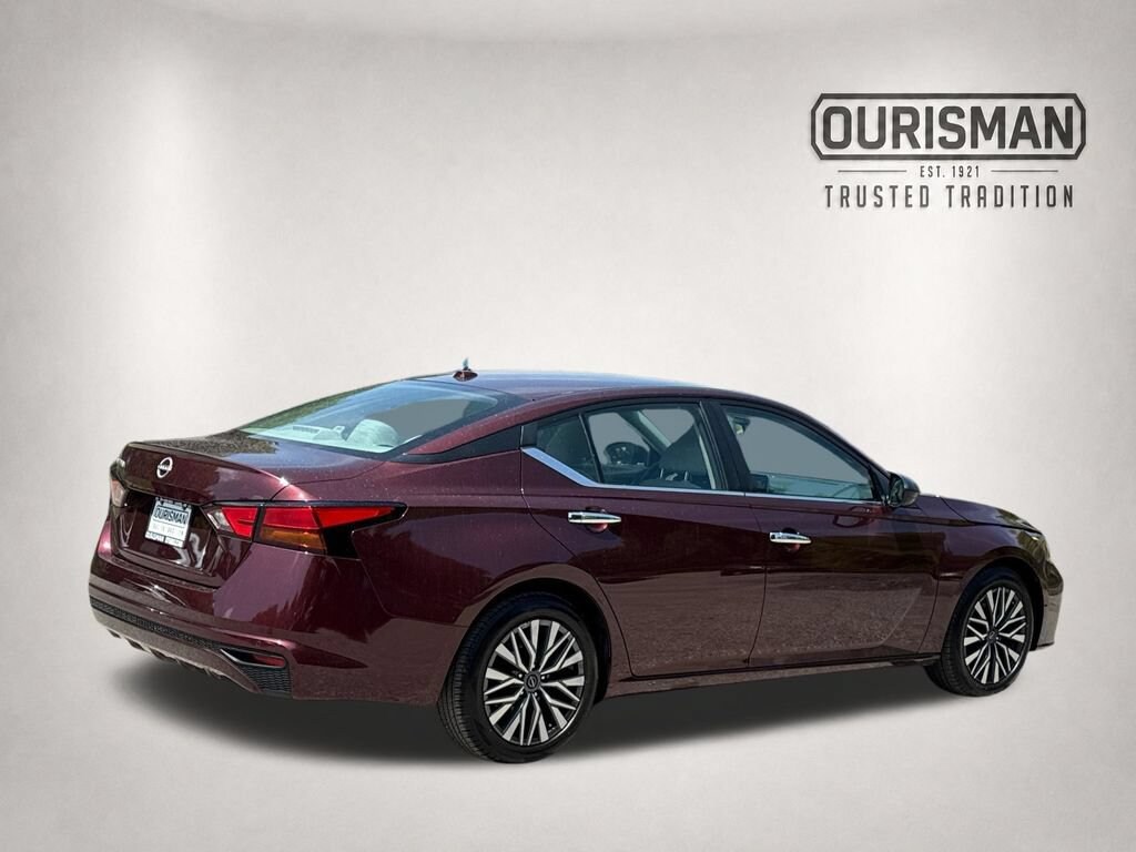 Used 2025 Nissan Altima SV Sedan