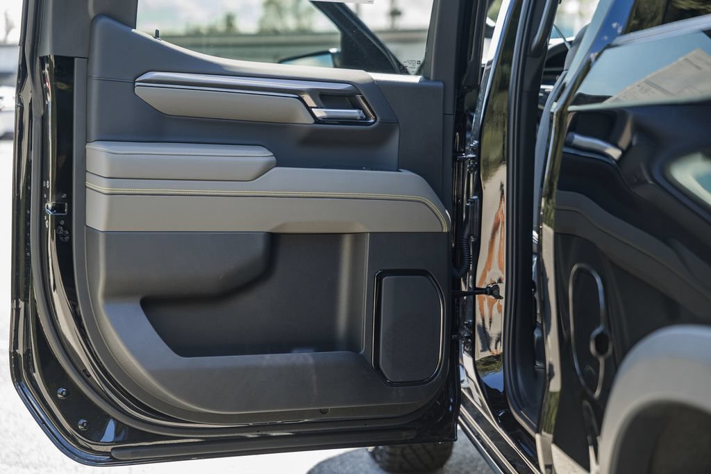 2026 Chevrolet Silverado 1500 ZR2 - Photo 35