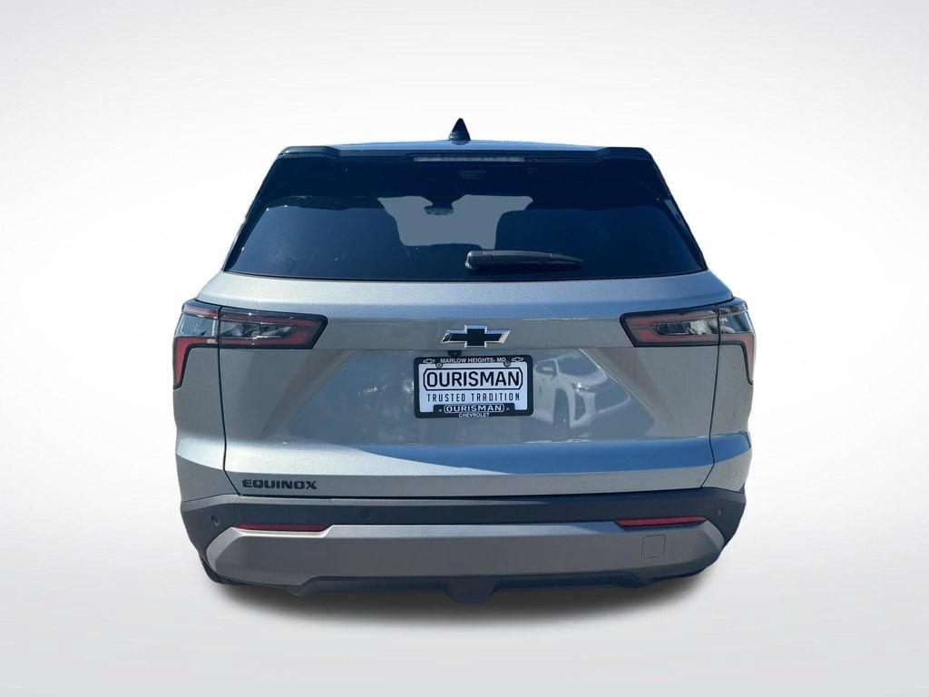 2027 Chevrolet Equinox LT - Photo 8