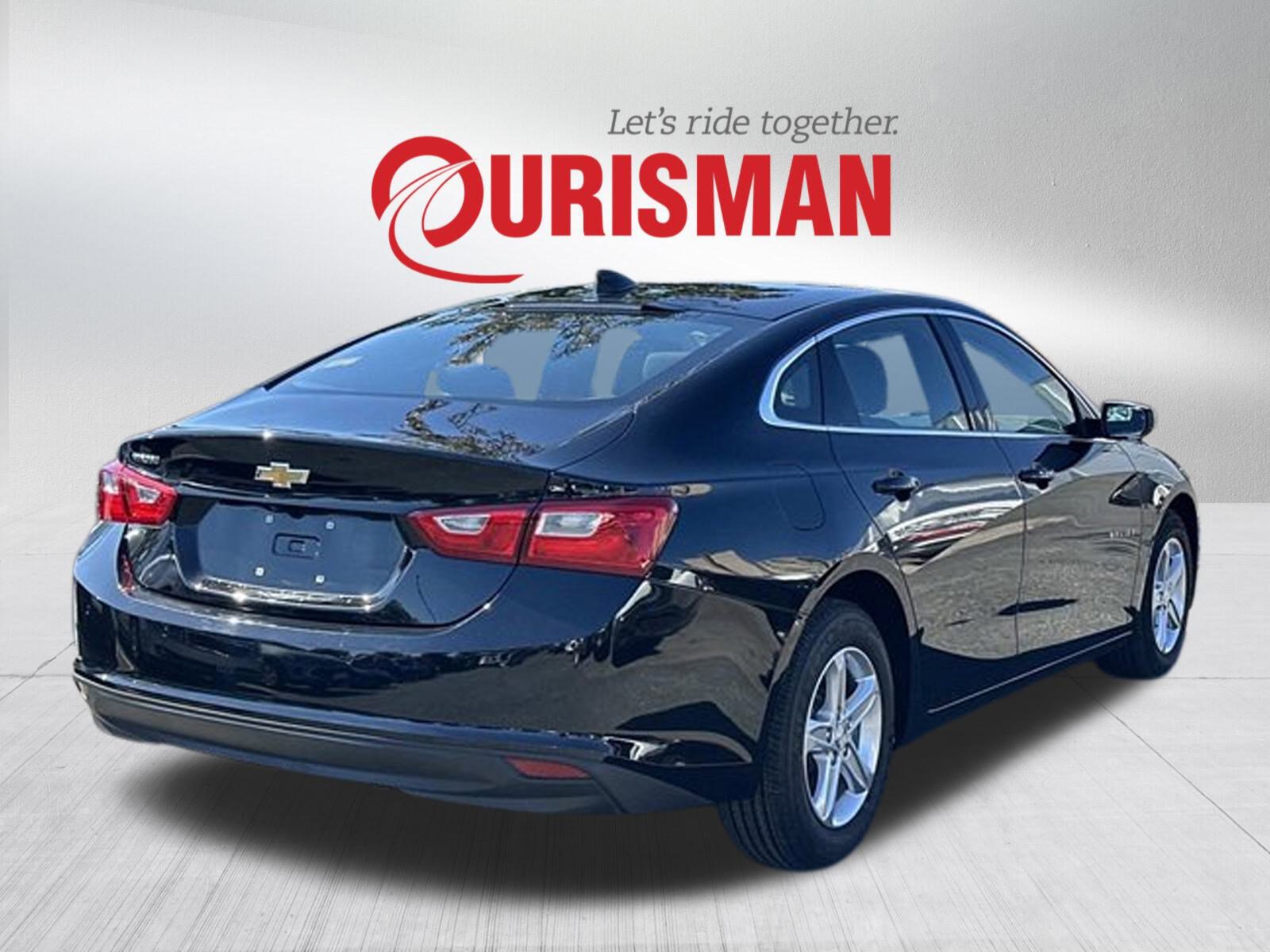 2025 Chevrolet Malibu LS photo 2