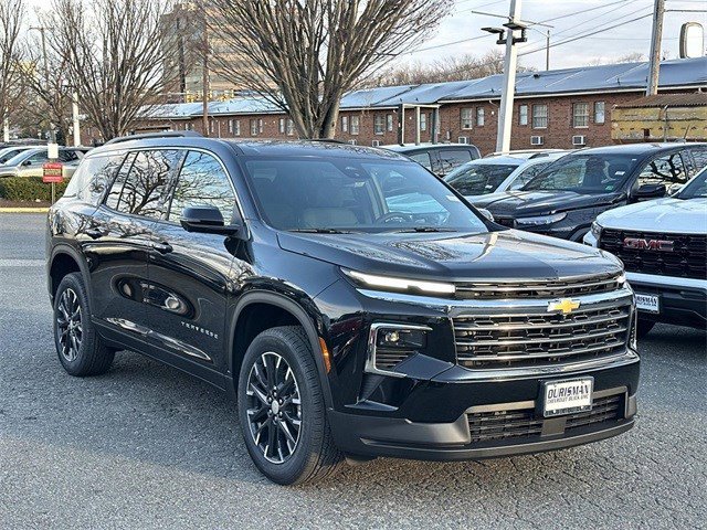 2026 Chevrolet Traverse LT's photo