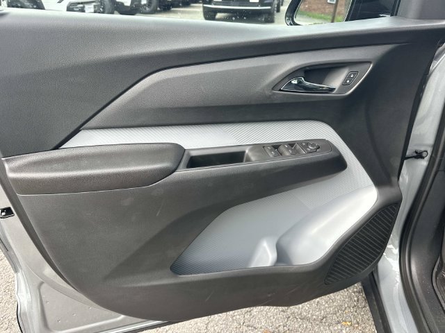 2027 Chevrolet Bolt LT - Photo 8