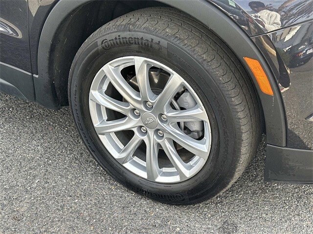 2022 Cadillac XT4 Luxury photo 2