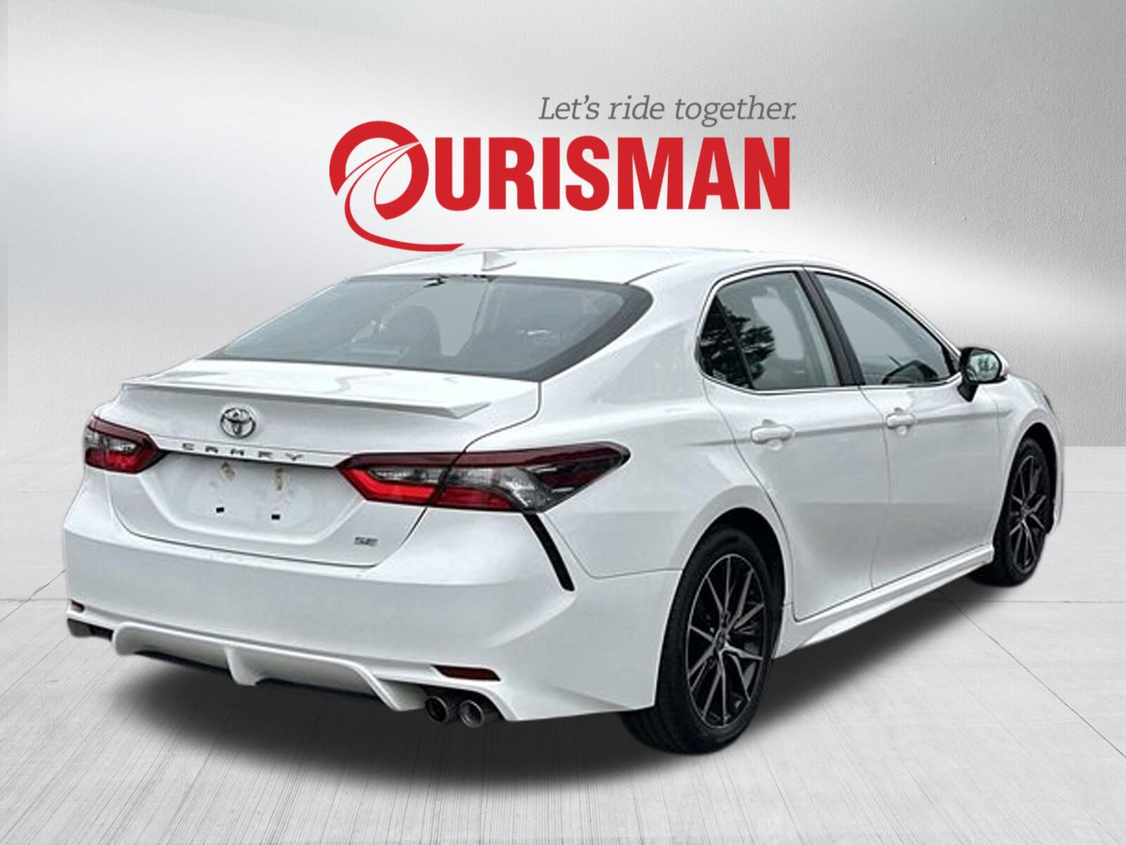 2024 Toyota Camry SE photo 2