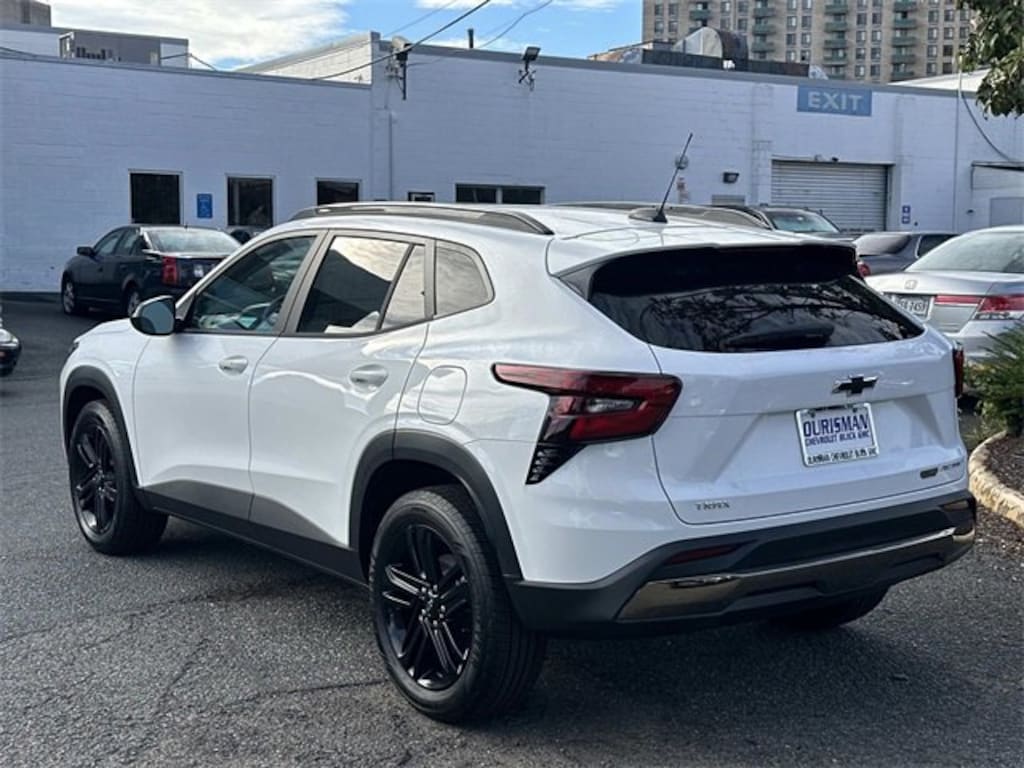 New 2025 Chevrolet Trax Activ SUV