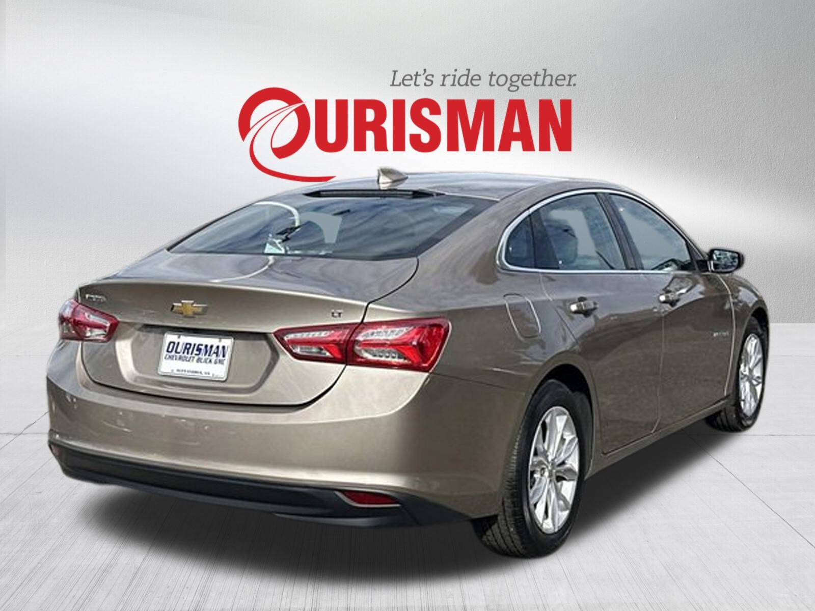 2022 Chevrolet Malibu 1LT photo 2