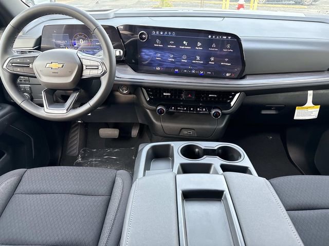 2026 Chevrolet Suburban LS - Photo 14